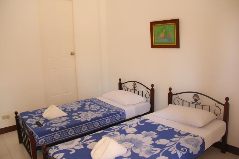Dona Jovita Garden Resort Calamba  Zewnętrze zdjęcie